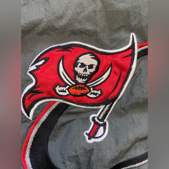 Vintage Logo Athletic Tampa Bay Buccaneers Windbreaker Jacket Size Men’s Large - Picture 9 of 11